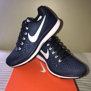 BRAND NEW: NIKE ZOOM PEGASUS SIZE 7 WOMENS